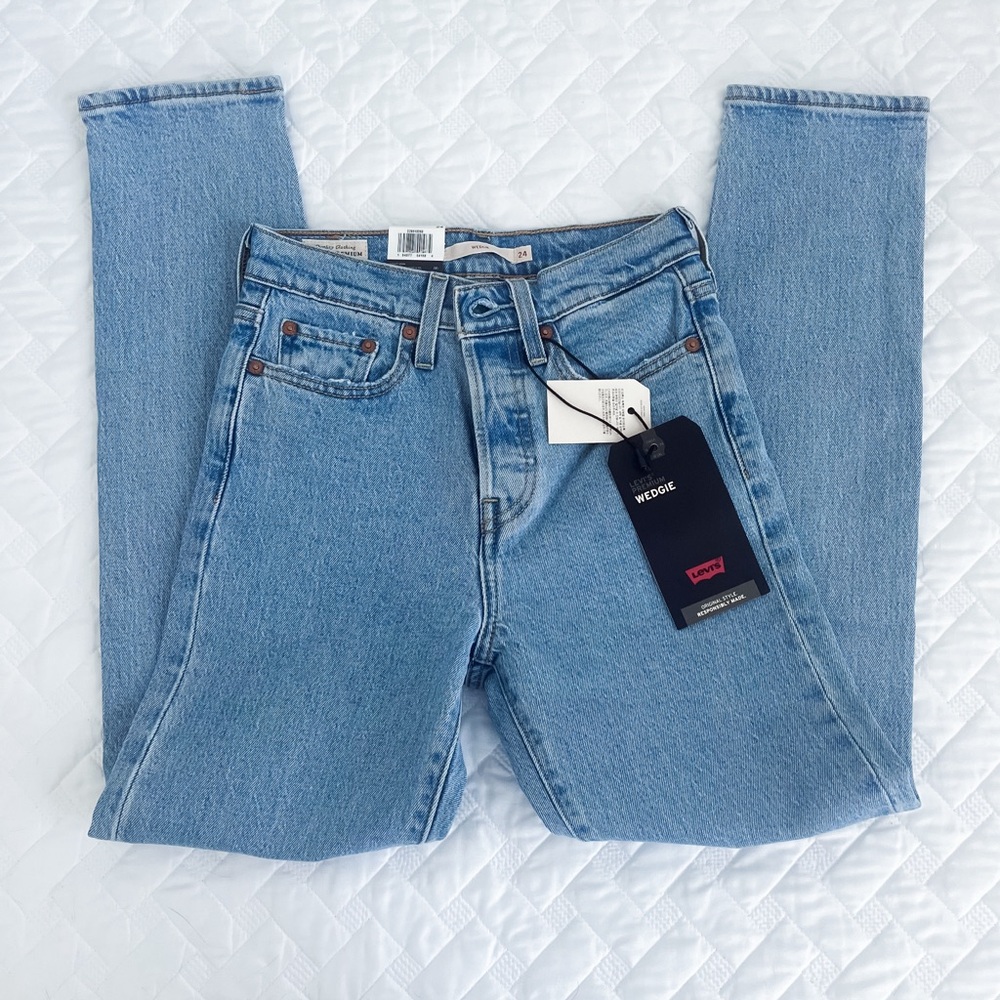 Levi's Wedgie Ankle Jean NWT